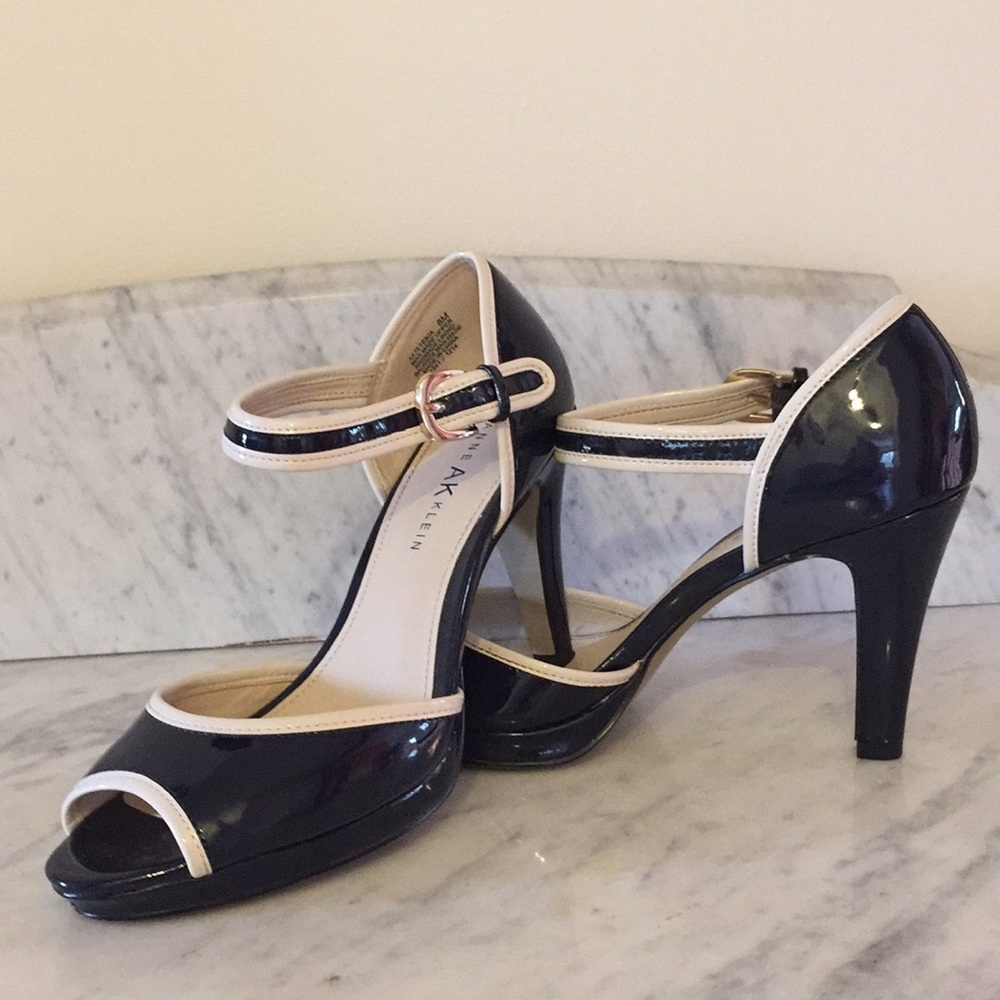 Anne Klein 8M Navy Patent Leather Sandal